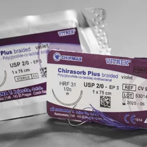 Verpakking van resorbeerbare paarse chirurgische hechtdraden met gebogen naald voor dentale chirurgie.
